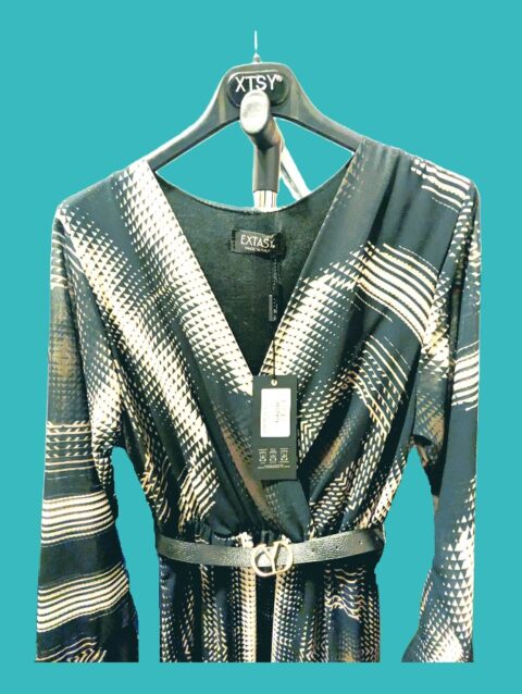 Jolie robe noir italienne fluide