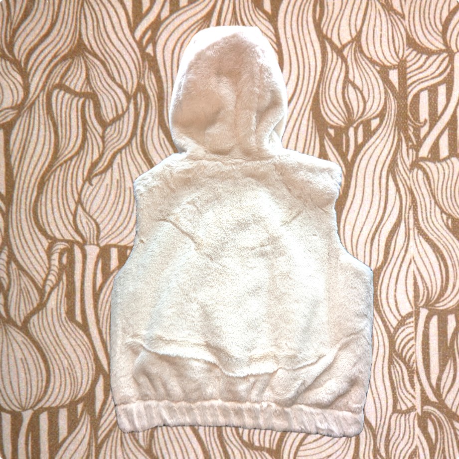 Veste sans manche en fausse fourrure blanche – Image 2